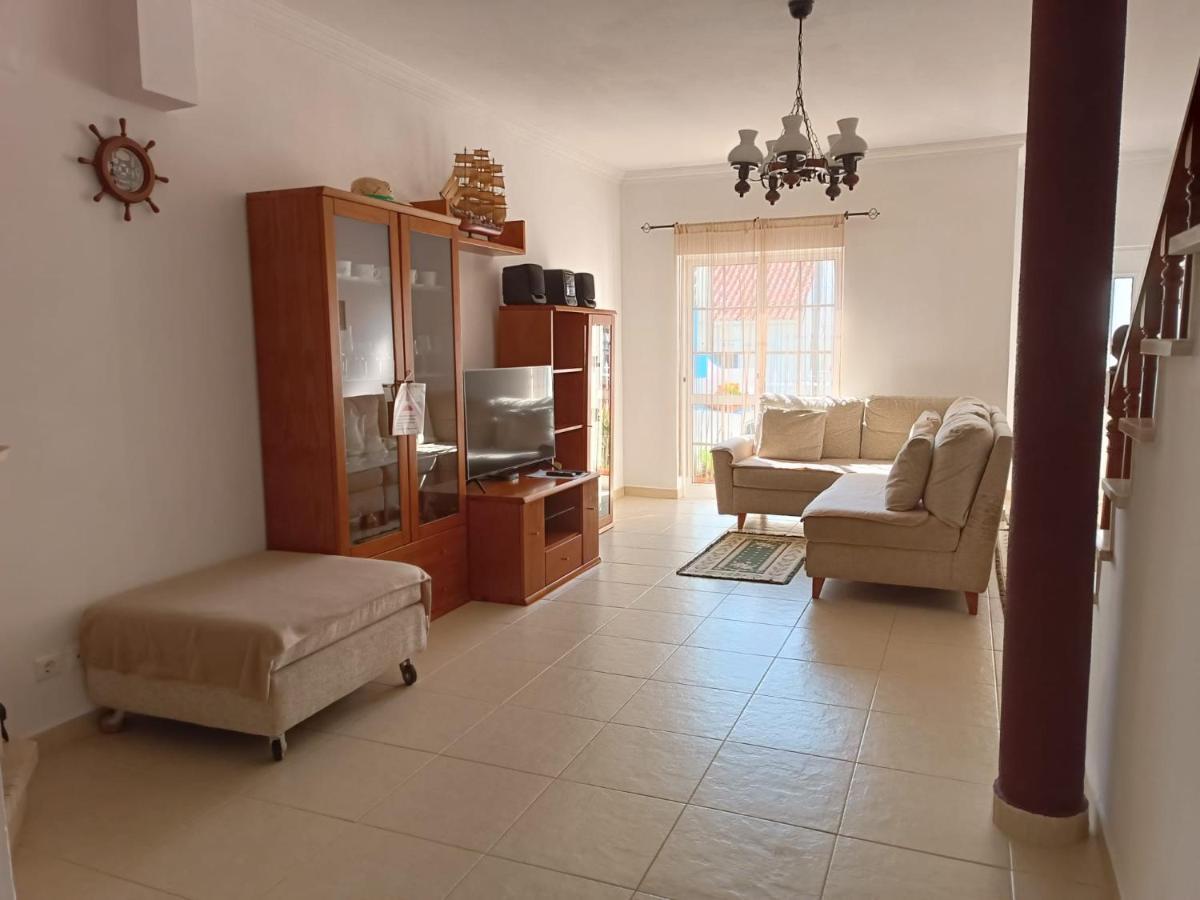 Alojamento Local Familia Coelho Quinta do Conde ภายนอก รูปภาพ